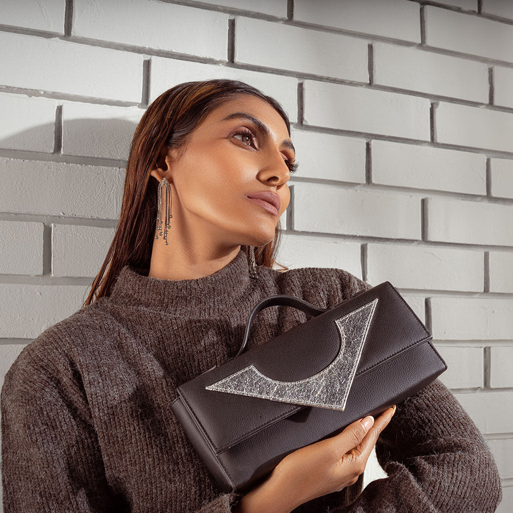 celine desserto clutch silver model shot